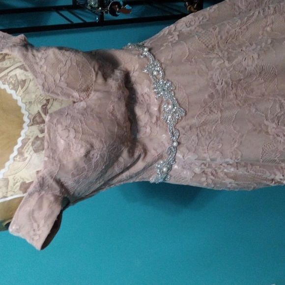 Bridal Dress - Picture 4 of 5